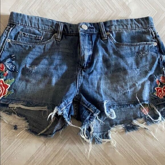 Blank NYC Pants - Blank NYC Distressed Denim Shorts with Flowers